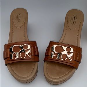 Coach 6.5 wedge slides